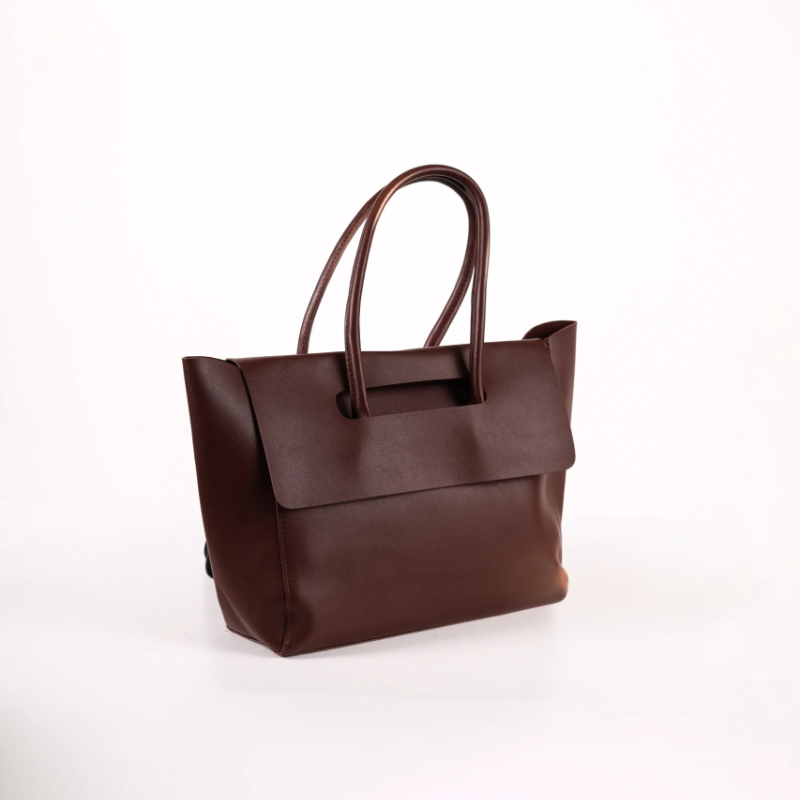 Braon sofisticirana torba na preklop KA015