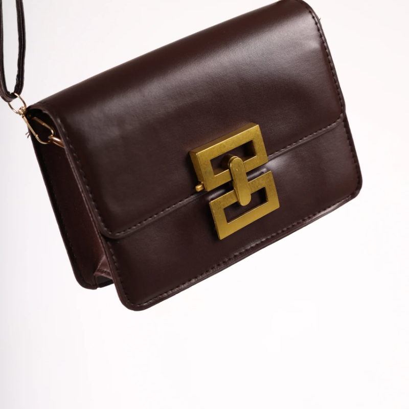 Braon torbica sa elegantnom snalom KA022