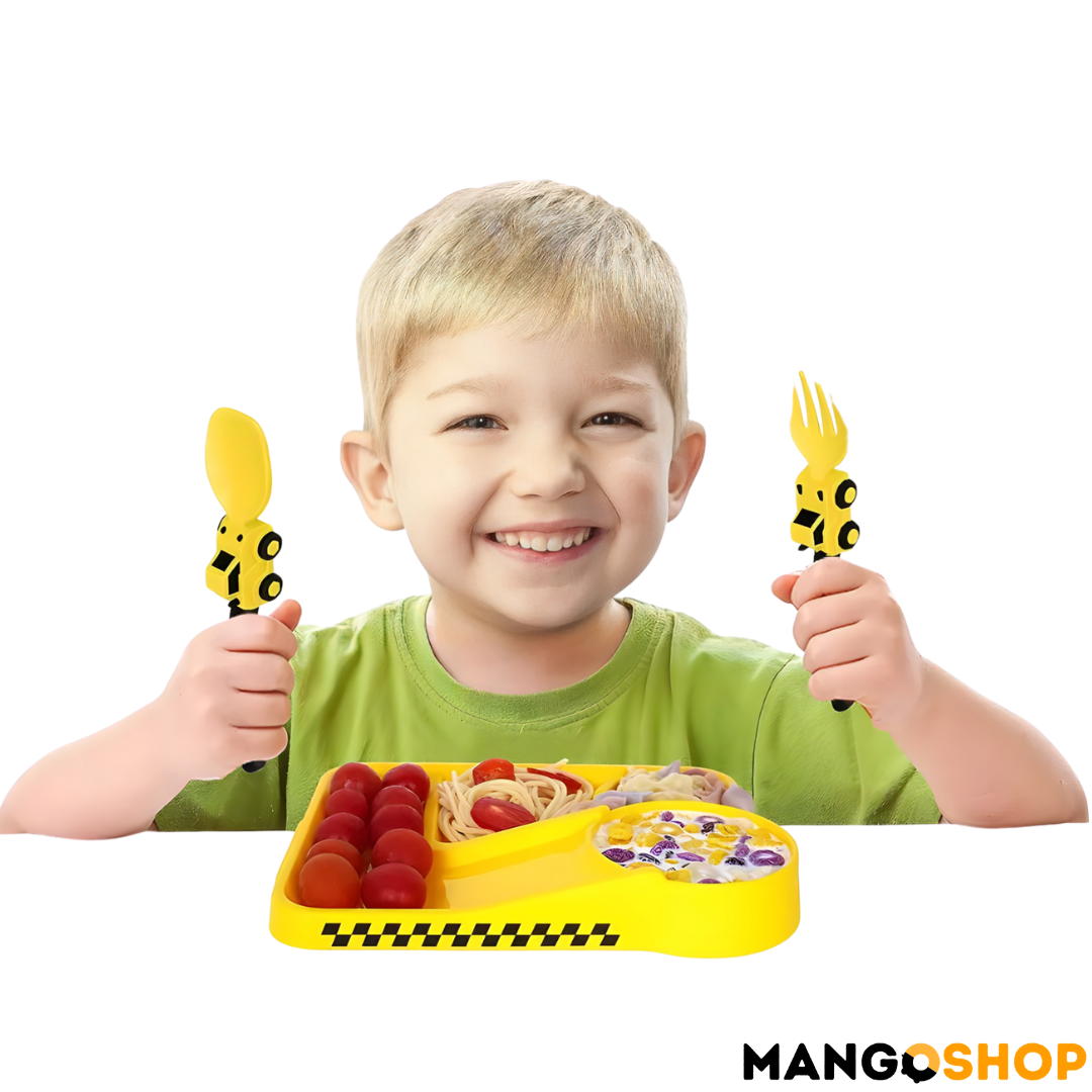 Zabavni dečiji set za jelo – tanjir sa pregradama , viljuška i kašika kao traktor i bager